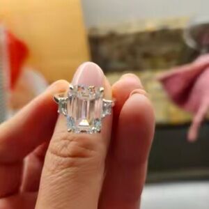 ❥ ₓ。𐐒 10ct Emerald Cut CZ 925 Ring